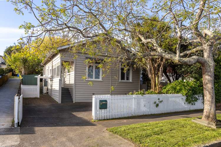 33 Owairaka Avenue Mount Albert_34