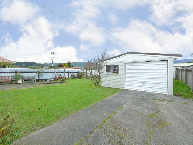 10 Parkway Wainuiomata_13