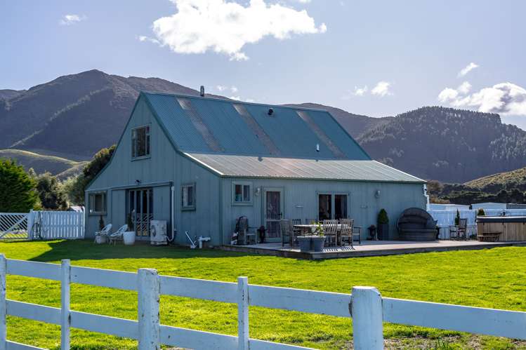 52 Cross Creek Road Featherston_2