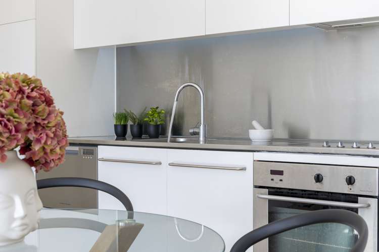 3b/6 Fisher-Point Drive Auckland Central_5