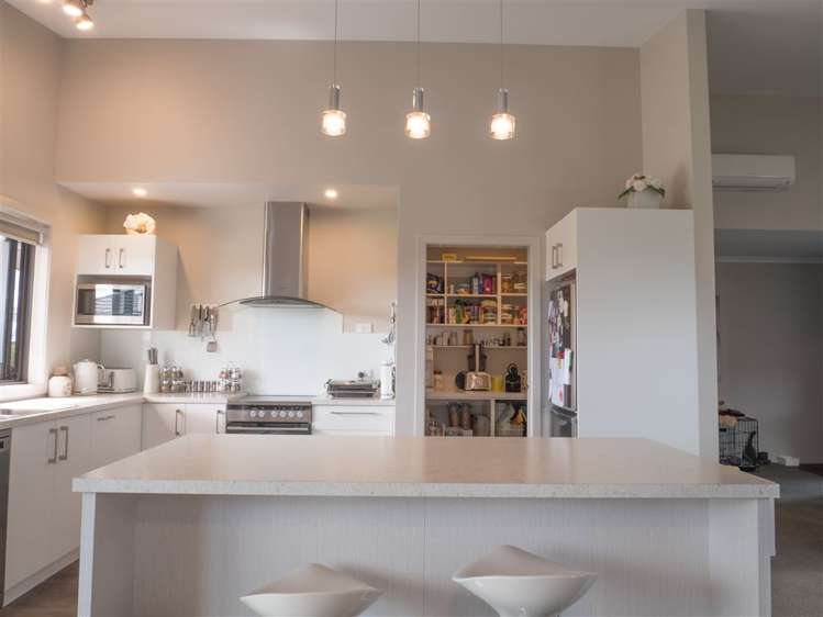 49 Fairose Drive Richmond_6