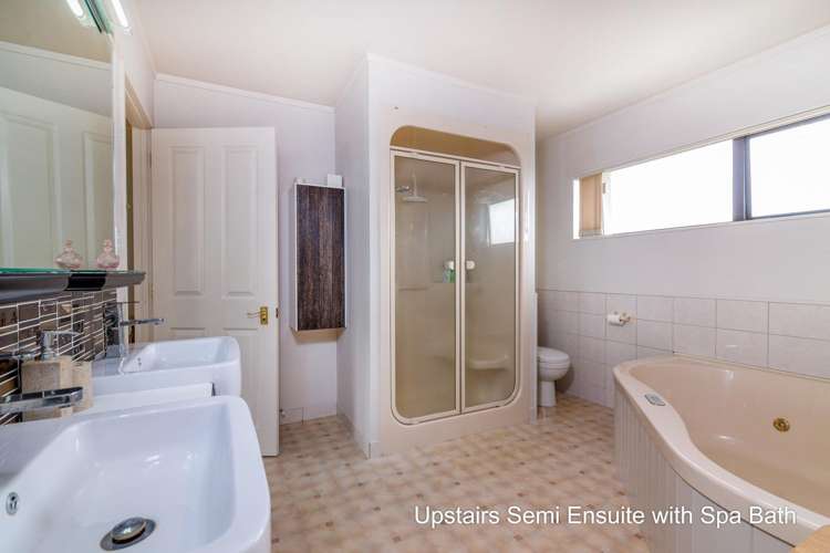 25b Beach Road Pahurehure_16