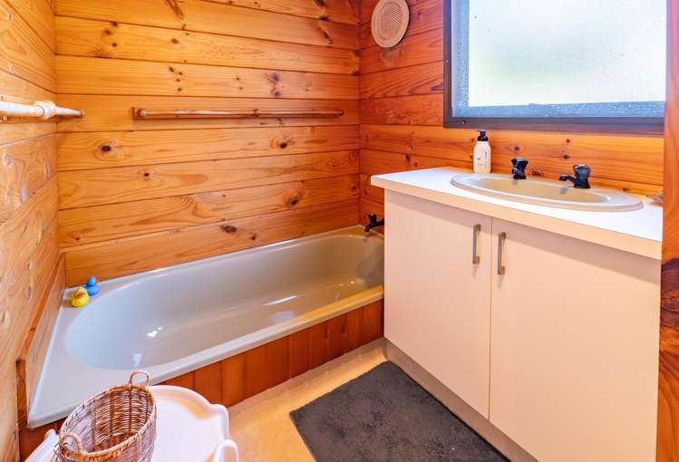 189 Ocean View Road Oneroa_26