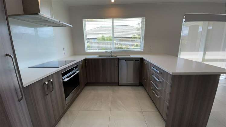 13 Kaurinui Crescent One Tree Point_4