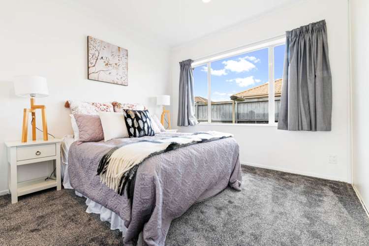 15 Stranraer Crescent Wattle Downs_10