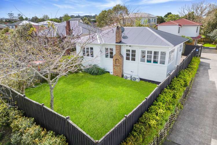 660 Mount Albert Road_0