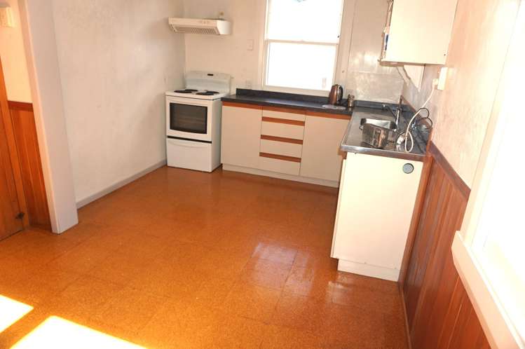 64 Hirini Street Kaiti_5