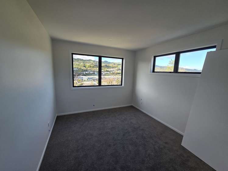 235 Main Road Tawa_12