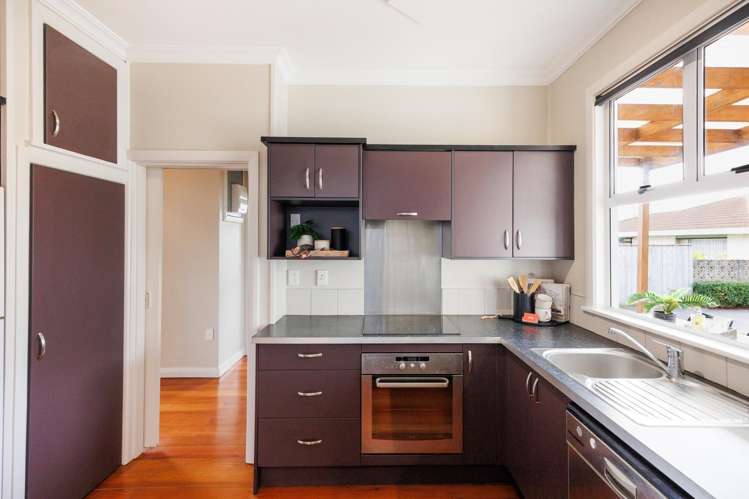 301 Botanical Road West End_11