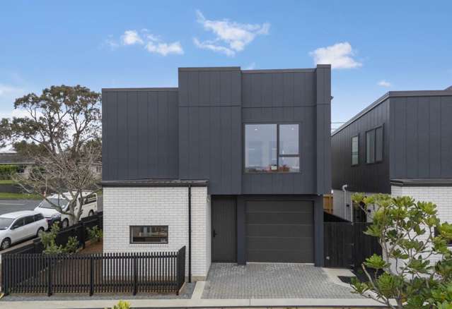 Modern Standalone Haven in Prime Howick