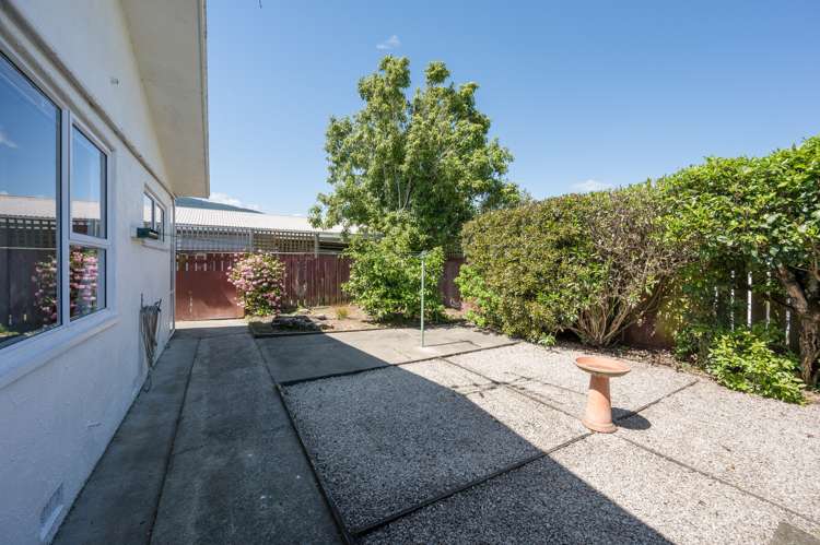 2/7 Dryden Street Stoke_12