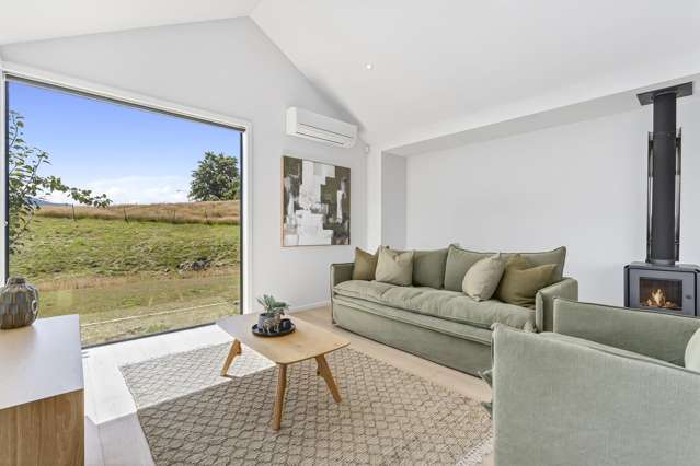 Auction: Sunshine & Charm