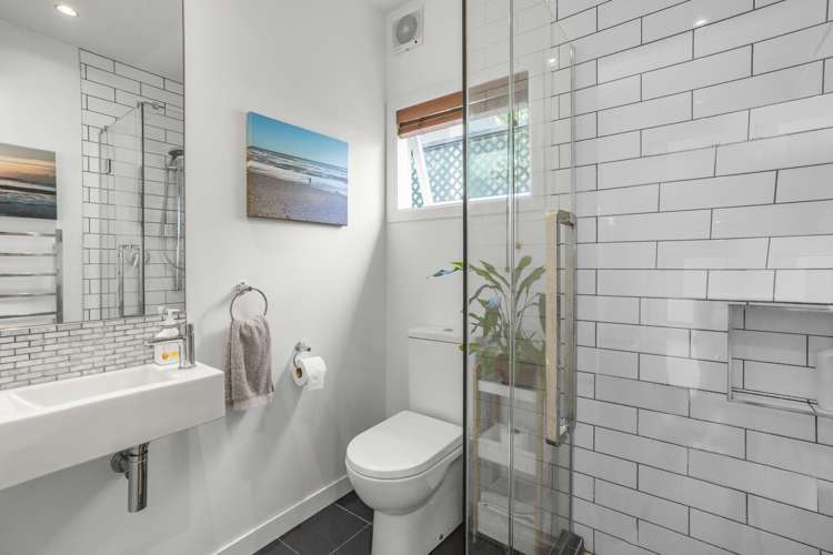 25 Marine Parade Eastbourne_11