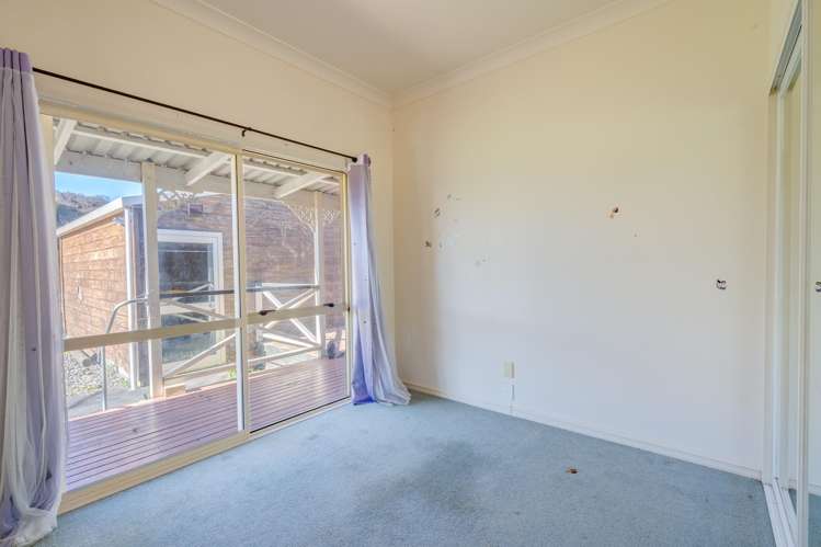 112 Sandspit Road Waiuku_12