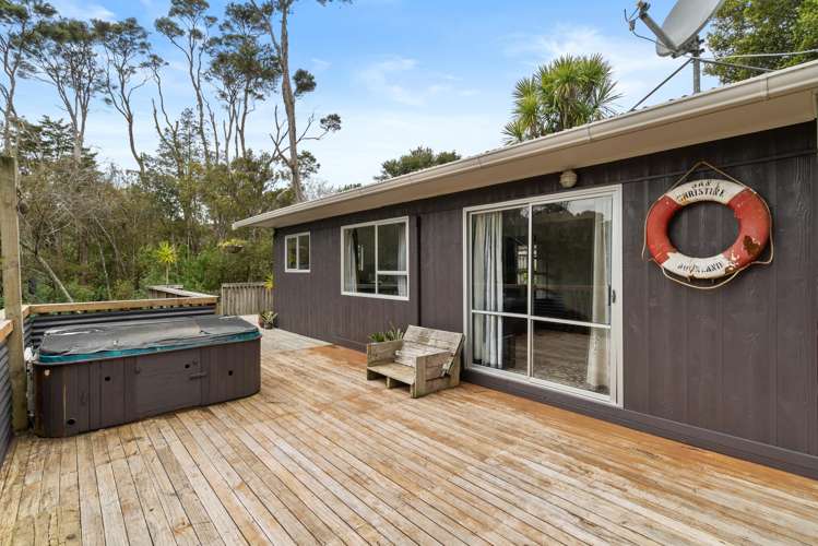 190A Howard Road Orere Point_7