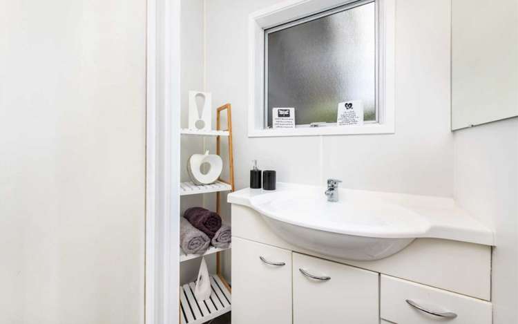 2/25 Lucinda Place Glen Eden_7