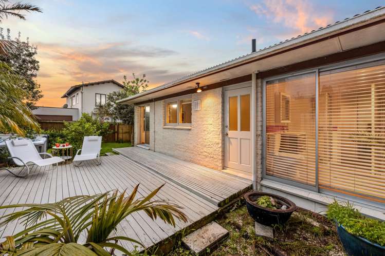 2/15 Riverview Road Panmure_0