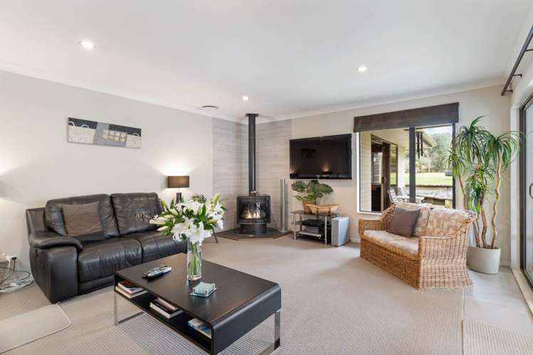 57 Lough Bourne Drive Pukekohe_14