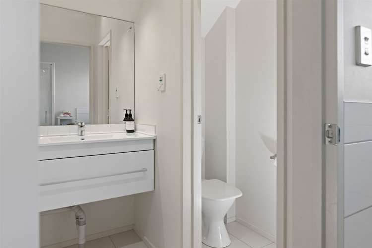 3/71 Office Road Merivale_14