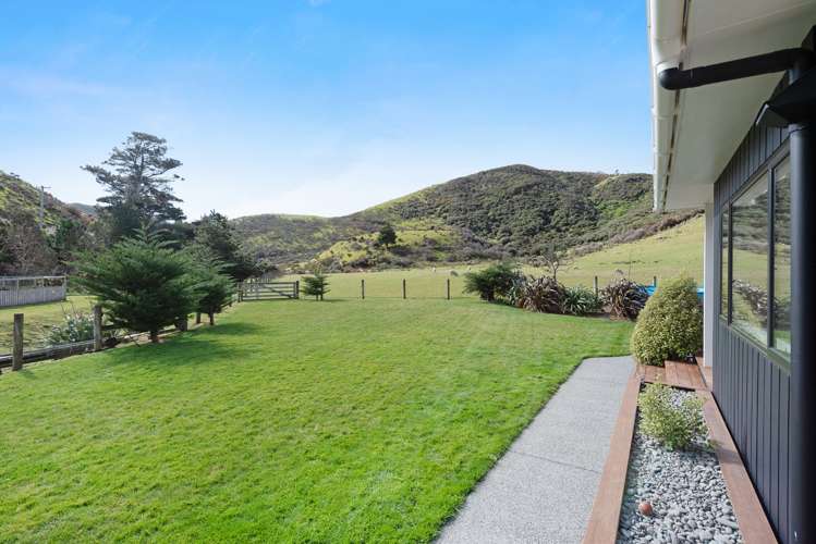 541 South Makara Road Makara_32