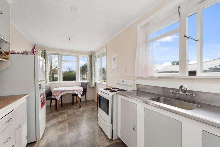 18 Tennyson Road Enderley_5