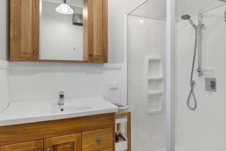 6 Laura Lane Brightwater_17