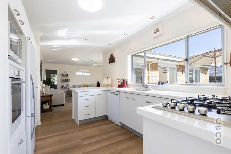 2 Applemoors Way Riverhead_24