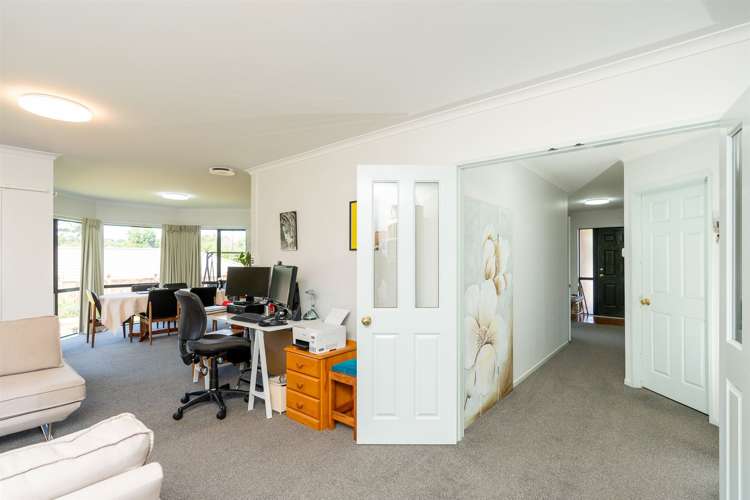 103 Dixon Road Glenview_5