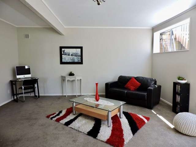 8 Cullen Place Tawa_1