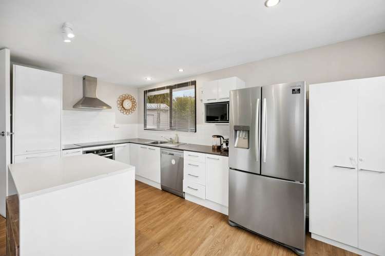 2/342C Royal Road Massey_6
