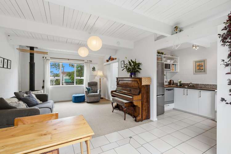 116 Akaroa Drive Maupuia_5