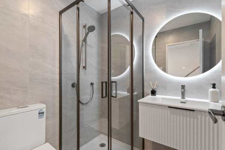 8/4 Limestone Drive Hobsonville_7