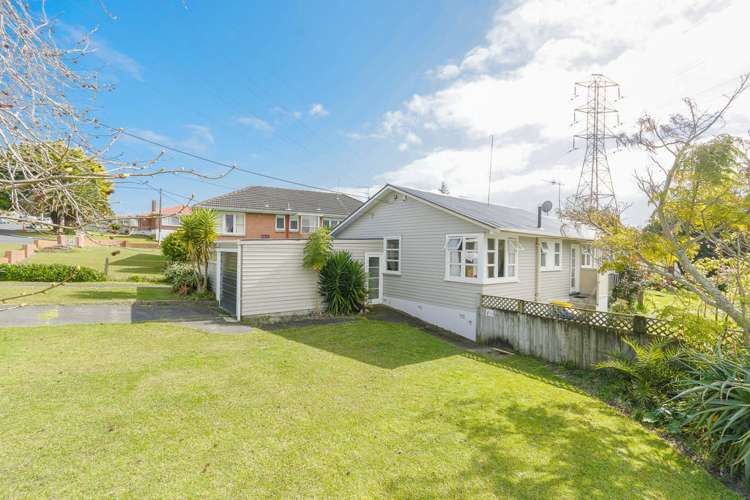 10 Lyndhurst Road Te Atatu South_1