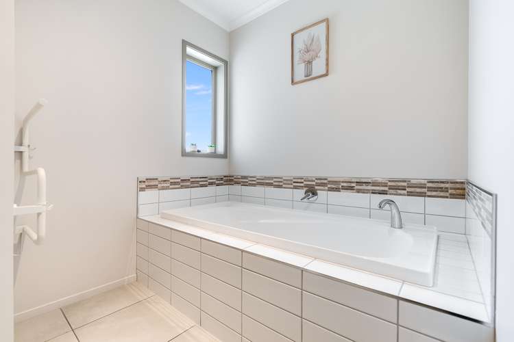 21 Wiltshire Drive Huntington_17