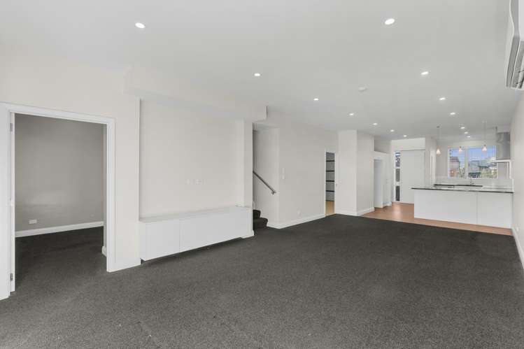 25 Dow Square_2