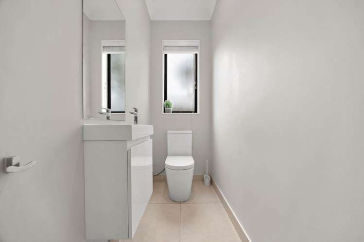 324A Royal Road Massey_22