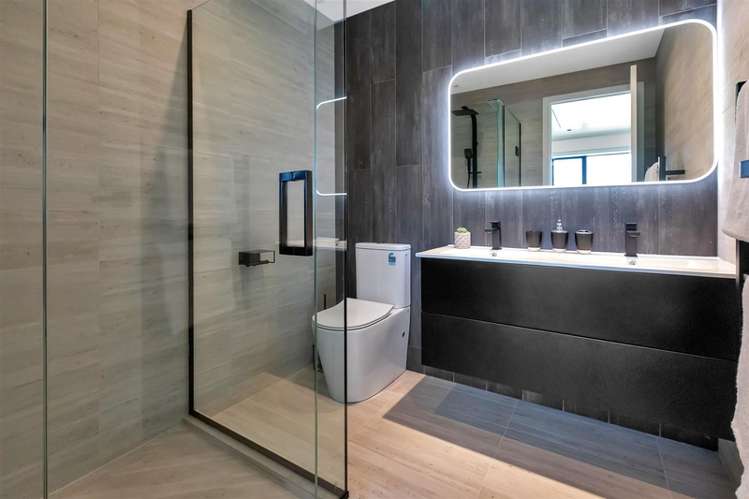 2 Blue Moon Rise Langs Beach_11