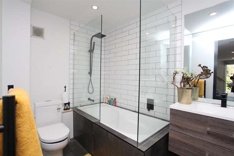 23 Glenfern Road Mellons Bay_18