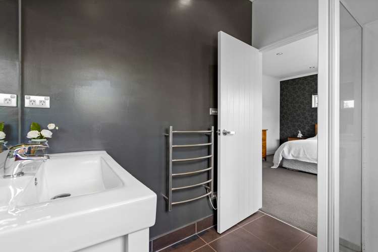 66 Kent Terrace Taradale_14