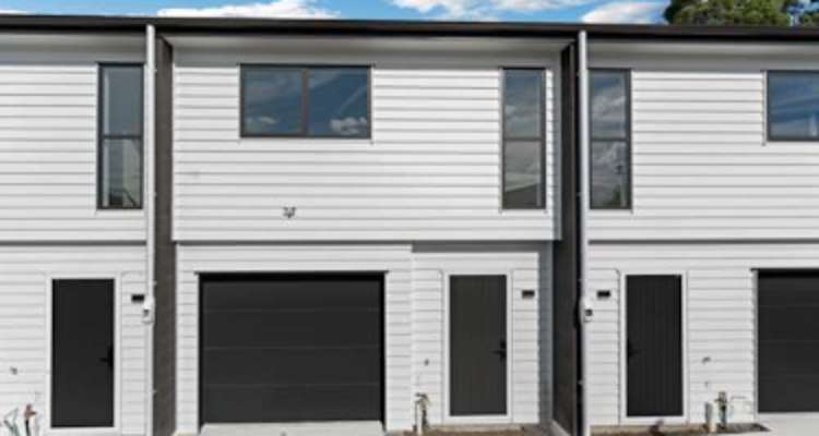 1d Greenmeadows Avenue_0