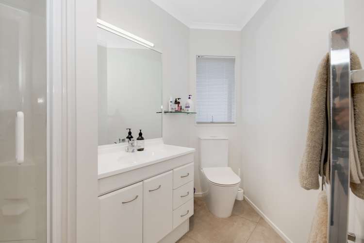 14 Astor Place Orewa_26