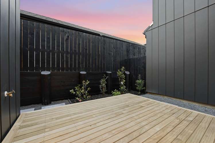 3B & 3C Towra Place Botany Downs_17