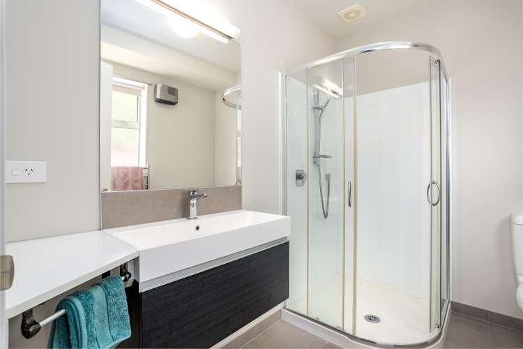 19 Millesimes Way Yaldhurst_11