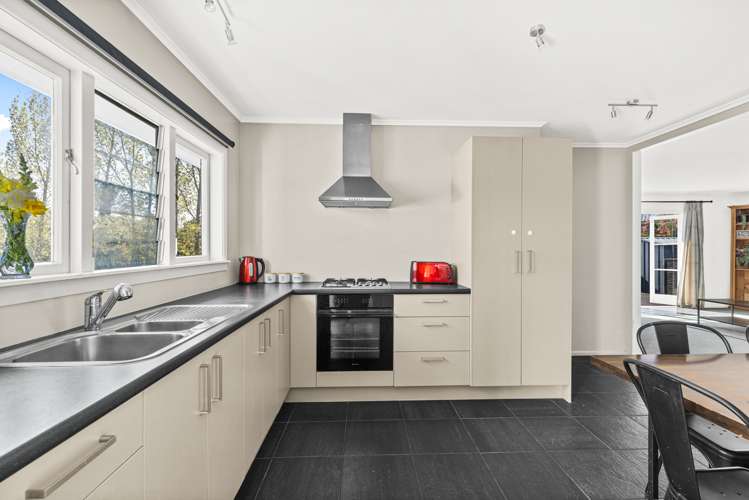 73a Awaroa Road Helensville_12