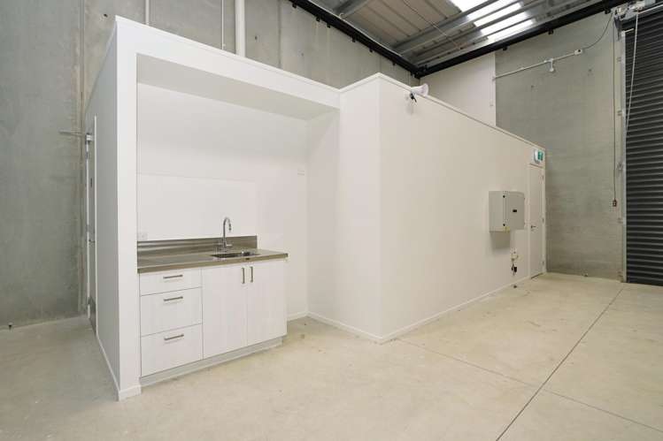 20/15-17 Earthmover Crescent Te Rapa_9