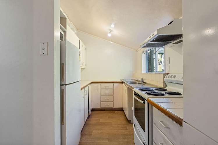 9 Hungerford Road Lyall Bay_8