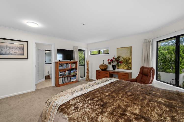 1/2 Sixth Avenue Avenues_19