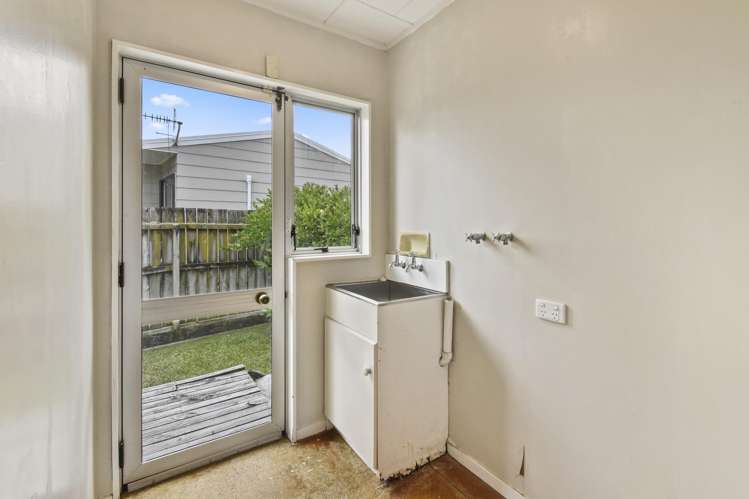 2/15 Kent Road Manurewa_5