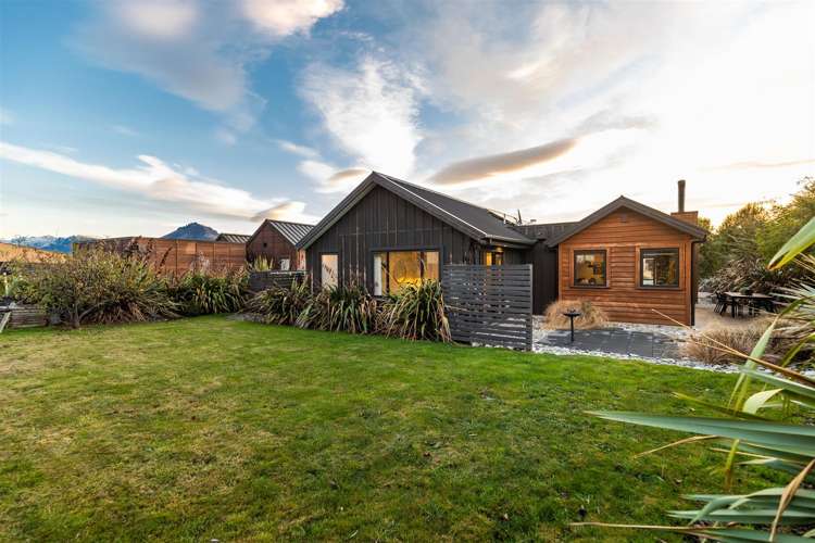 6 Hovingham Court Jacks Point_17