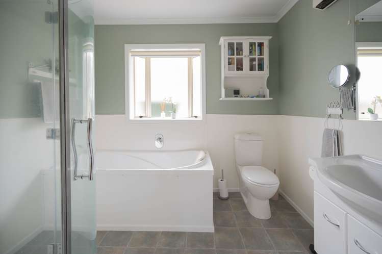 1 Neeve Place Taradale_8